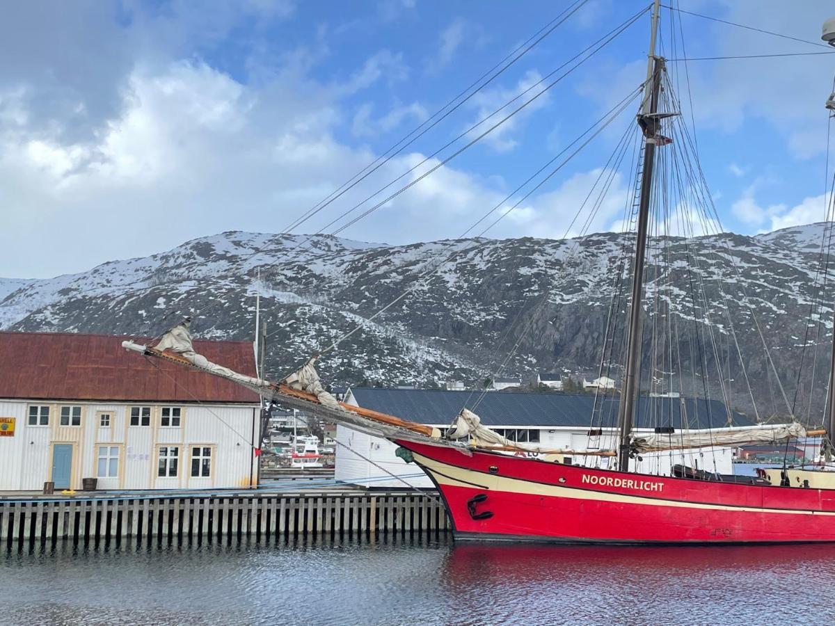 1. Etg I Dampskipsbrygga, Lodingen Havn Esterno foto