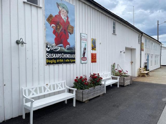 1. Etg I Dampskipsbrygga, Lodingen Havn Esterno foto