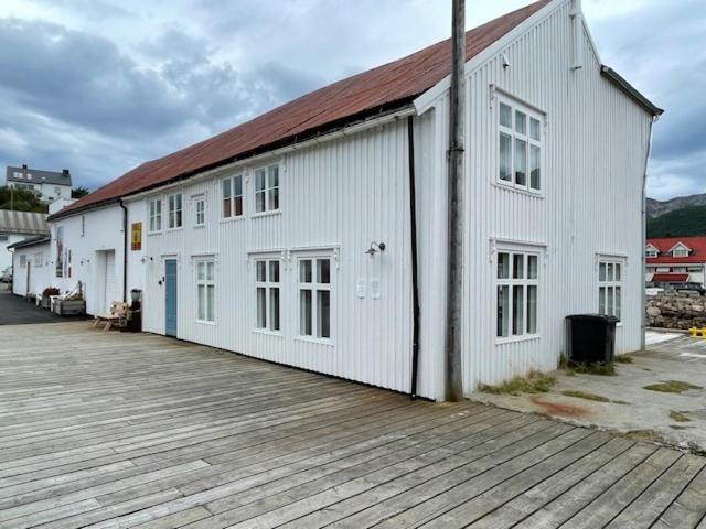 1. Etg I Dampskipsbrygga, Lodingen Havn Esterno foto