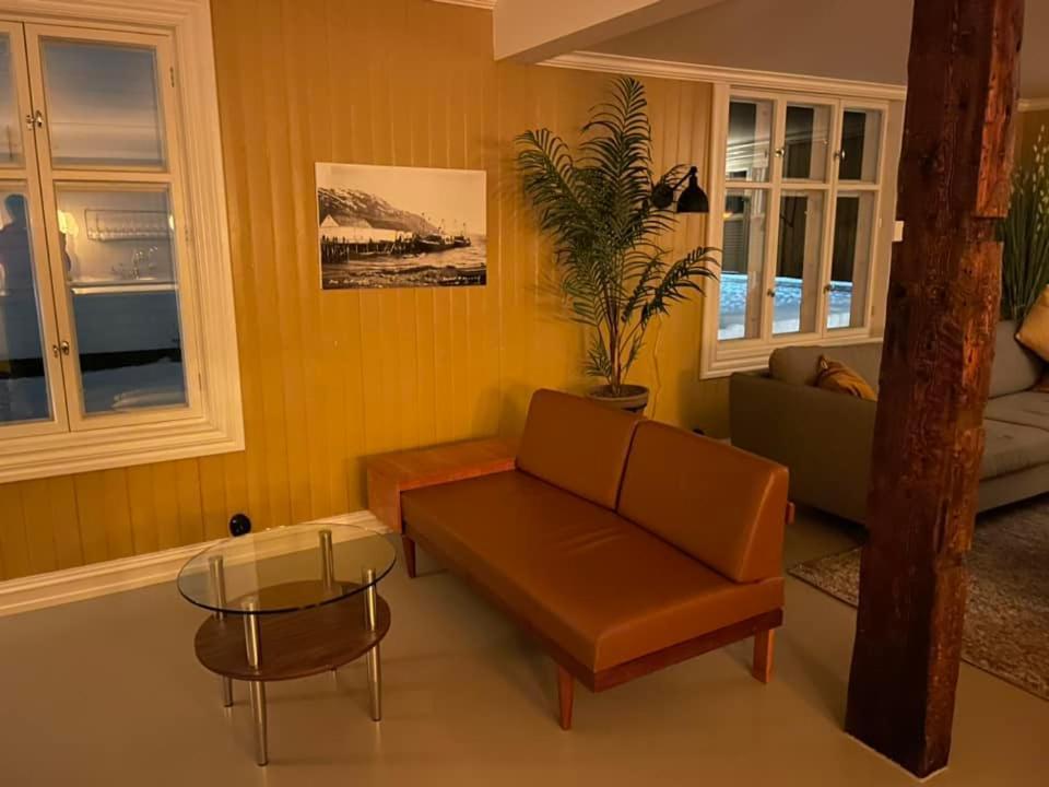 1. Etg I Dampskipsbrygga, Lodingen Havn Esterno foto