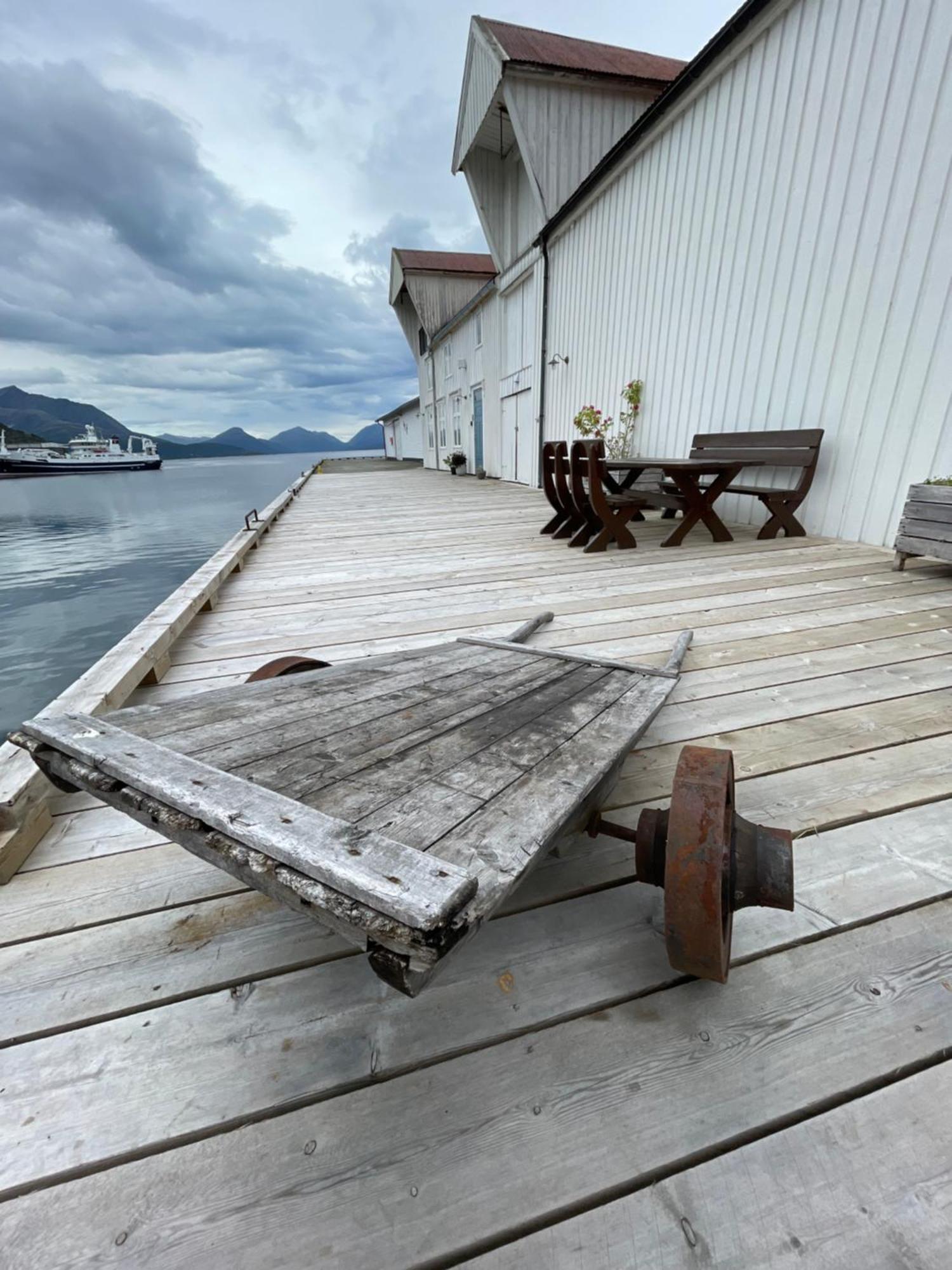 1. Etg I Dampskipsbrygga, Lodingen Havn Esterno foto