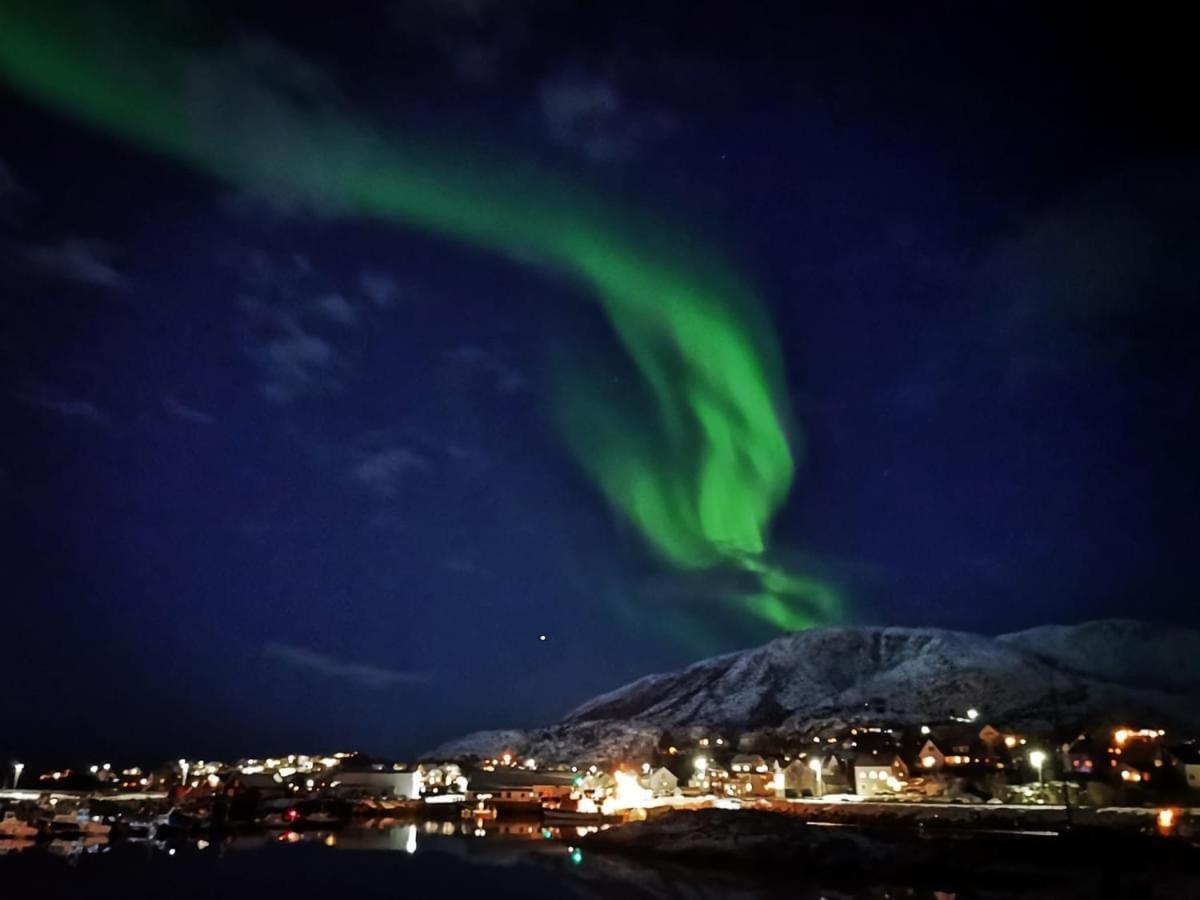 1. Etg I Dampskipsbrygga, Lodingen Havn Esterno foto