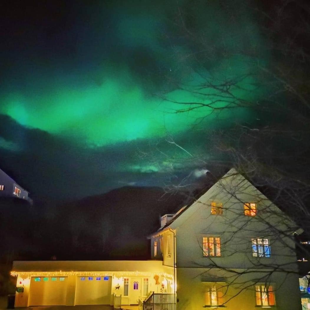 1. Etg I Dampskipsbrygga, Lodingen Havn Esterno foto
