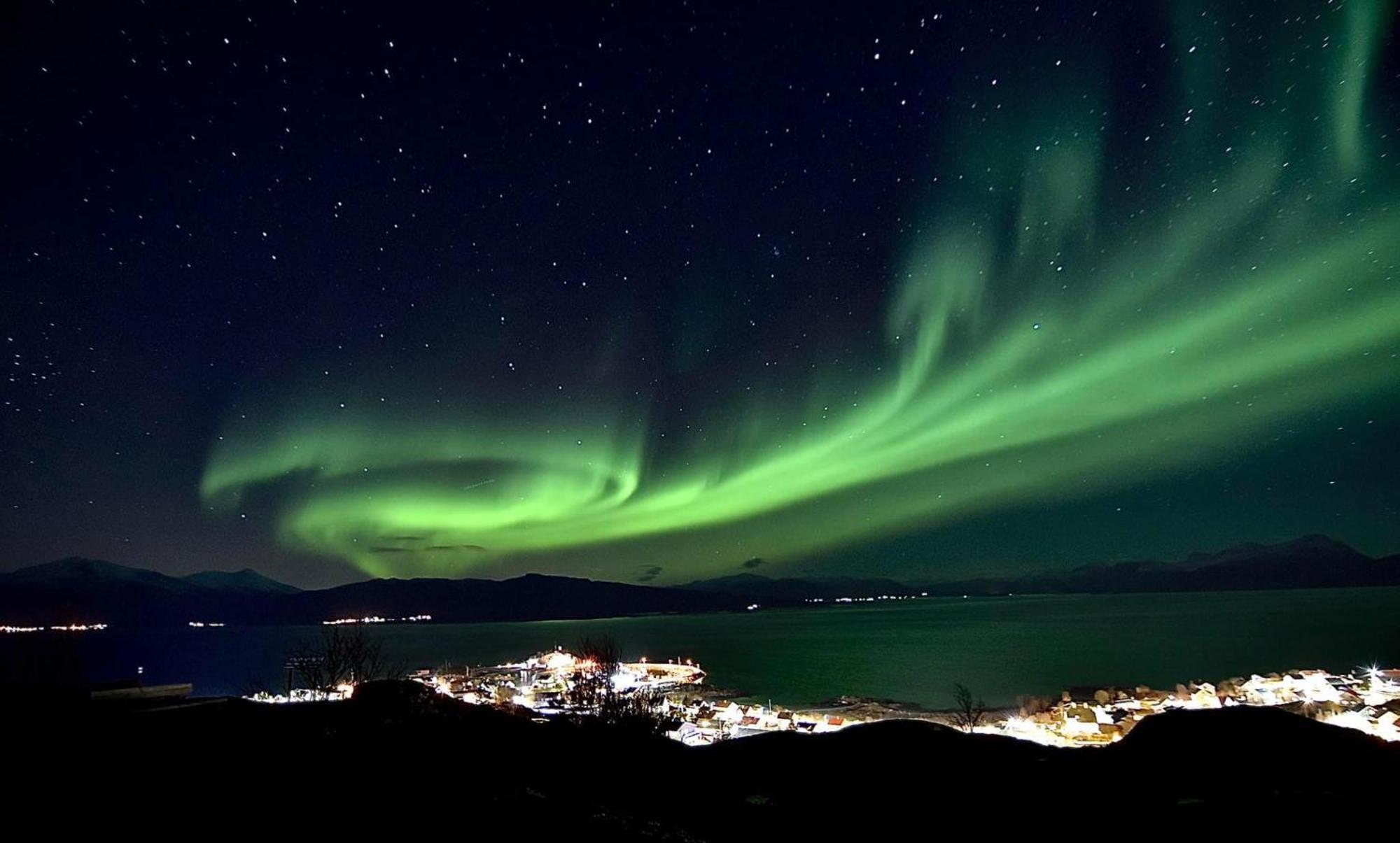 1. Etg I Dampskipsbrygga, Lodingen Havn Esterno foto
